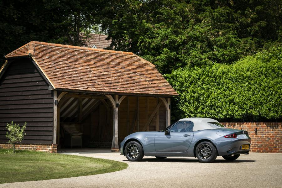 Mazda MX-5 R-Sport (ND) 2020 года  (UK) (фото 72 из 86)